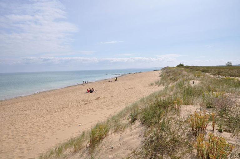 A 80M De La Plage De Plaisance Pour 8 Personnes Saint-Georges-d'Oleron Exterior foto